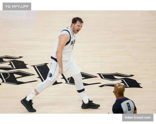 独行侠压哨三分绝杀太阳 东契奇logo投篮改写比赛结局